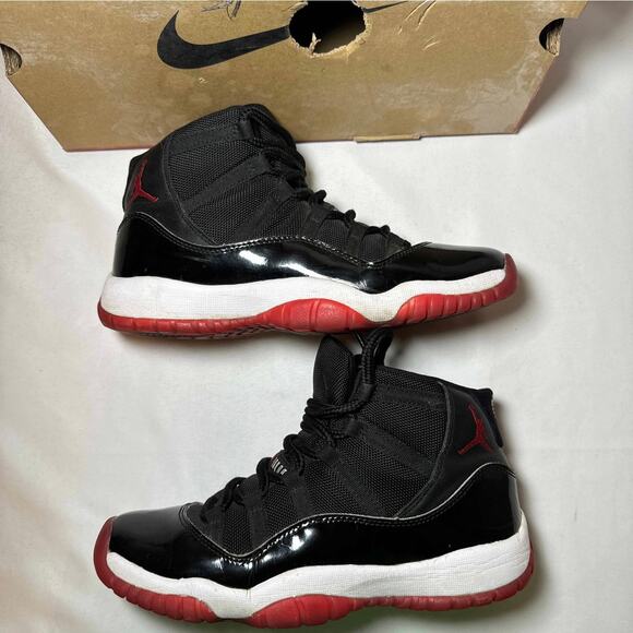 Size 7 - Nike Air Jordan 11 Retro GS Bred 2019 Men's Shoes - Picture 2 of 10
